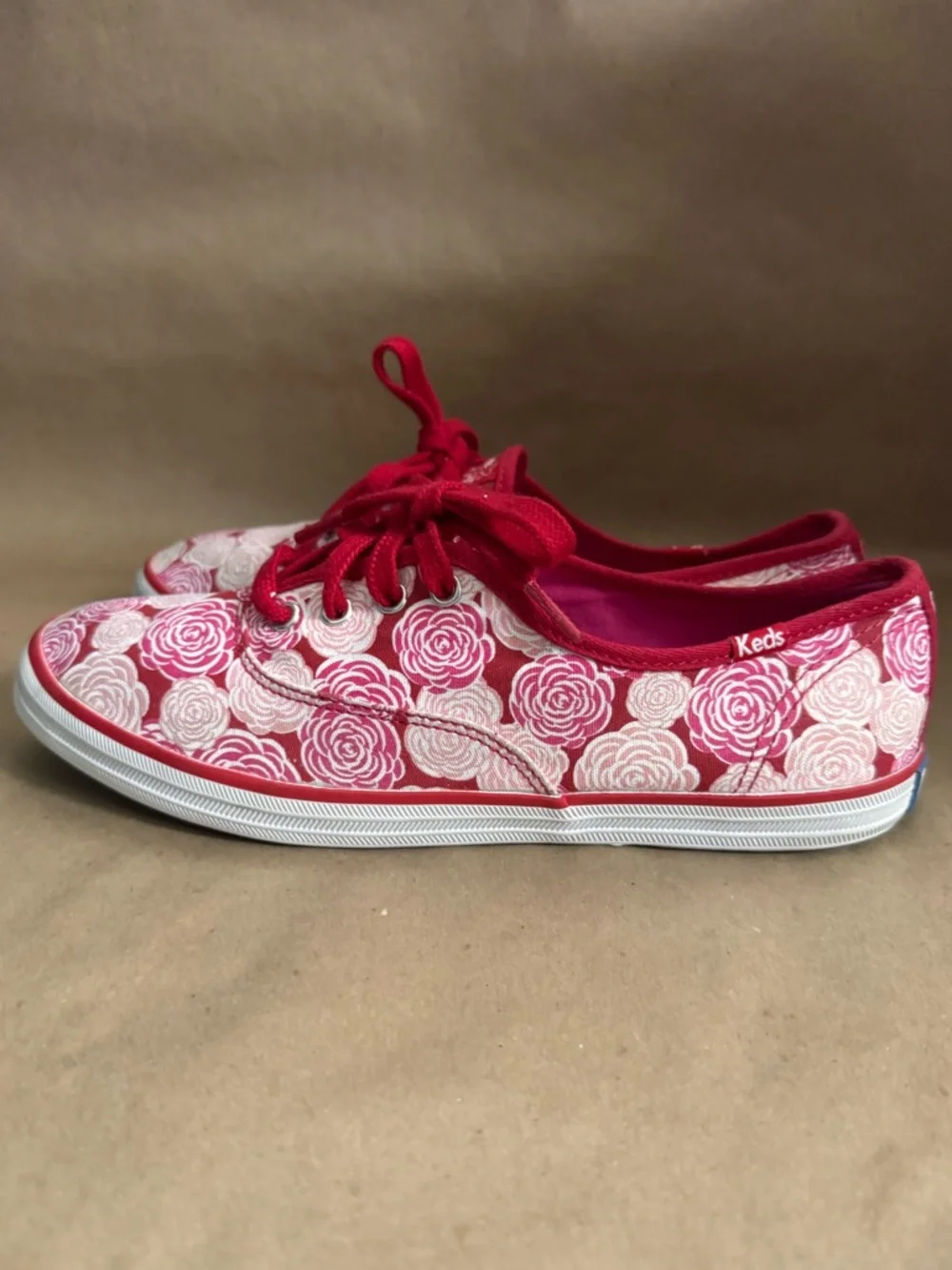Keds x Taylor Swift 2013 Champion Red Floral Sneakers. Size 8 - Picture 3 of 7